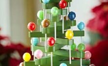 Árbol de Navidad pequeño para decorar con paletas dulces